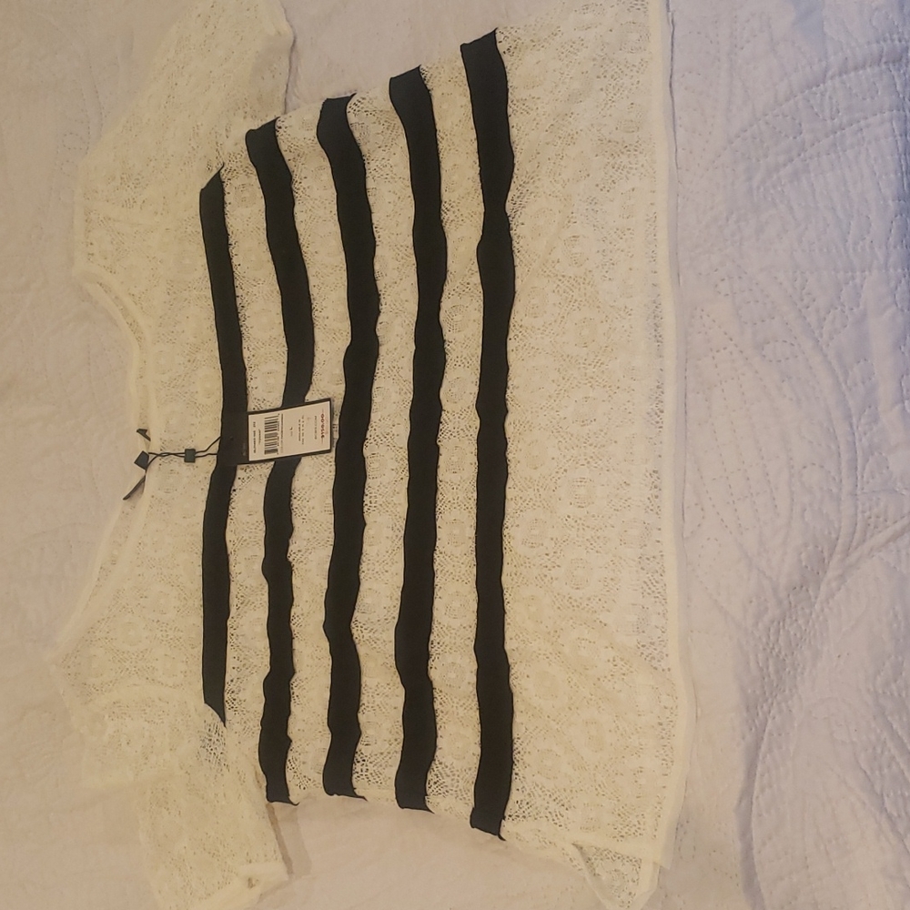 BCBG Tovah Top sz L black and white